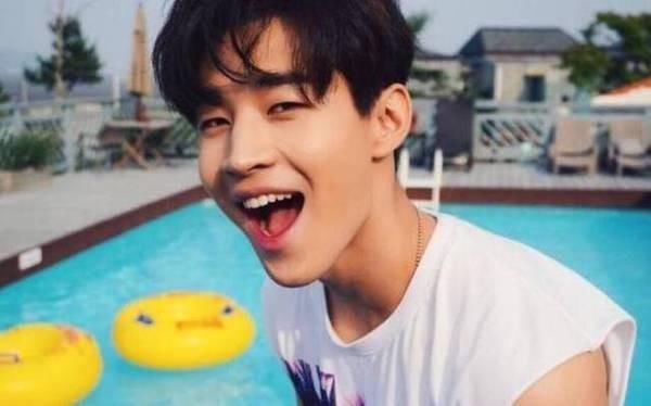 刘宪华节目中的一个小动作,让他的本质暴露无