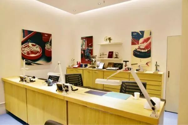 专业服务丨长沙平和堂名表维修中心