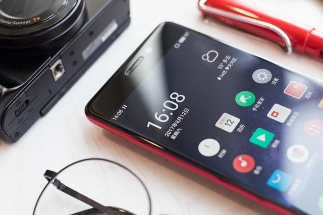 与体验它们兼顾,魅族PRO 7对比OPPO R11s谁