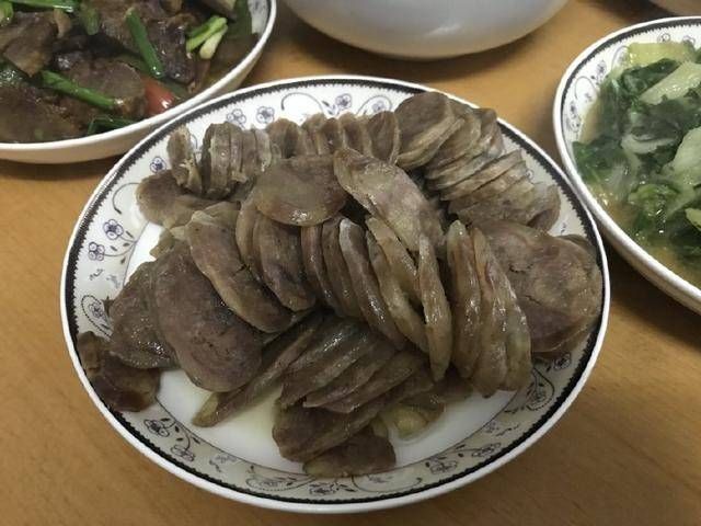 我家年夜饭12菜2汤，全是公公的拿手菜，尤其这道我吃了3碗没吃够