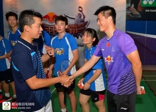 为何国羽队员普遍英语不好?而安赛龙中文说的