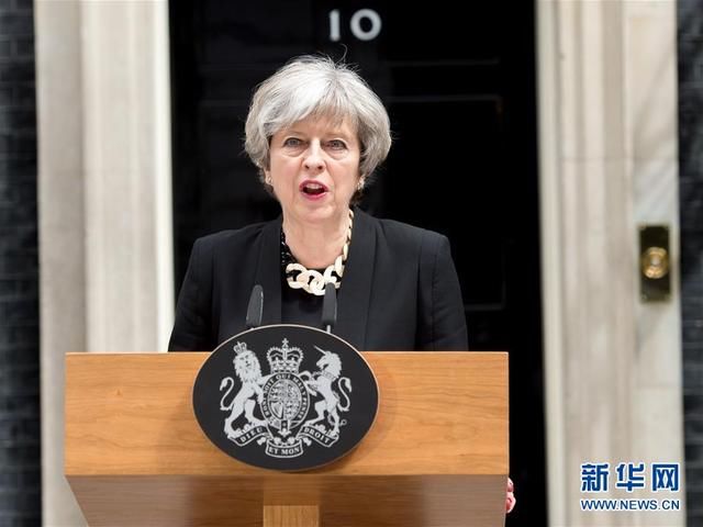 保守党政府内部脱欧现分歧 英国首相寻求信任