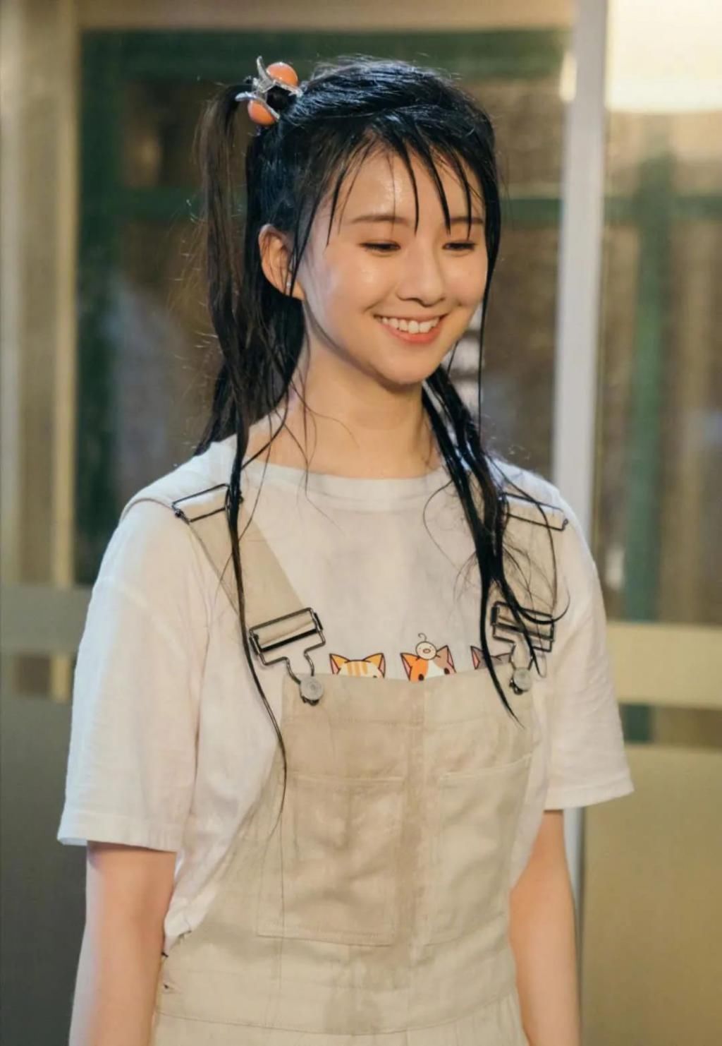 小彩旗晏子东拔丝吻引热议,唐一菲遭恶意剪辑,节目组如何回应?