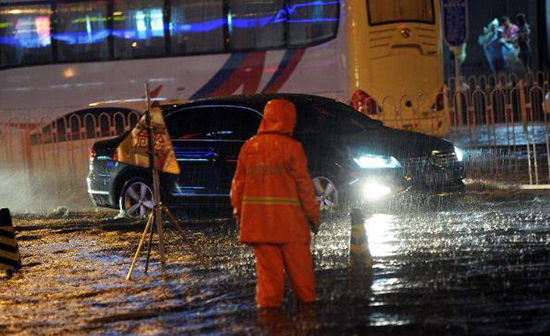 我国多地迎来暴雨天气 中央气象台持续发布暴雨蓝色预警