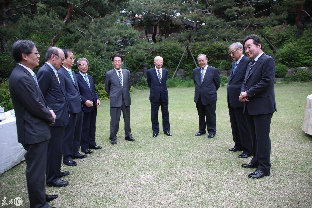 十名韩国总理历史性大聚会，十分罕见!9名前总理同时出现!