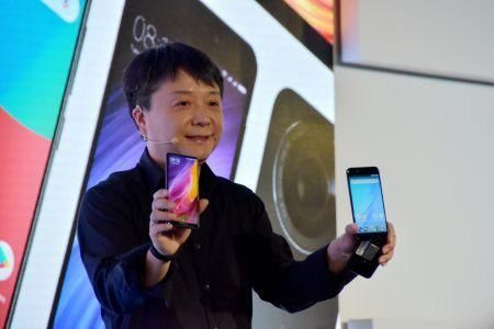 小米西班牙首秀,硬件+新零售+互联网三大支