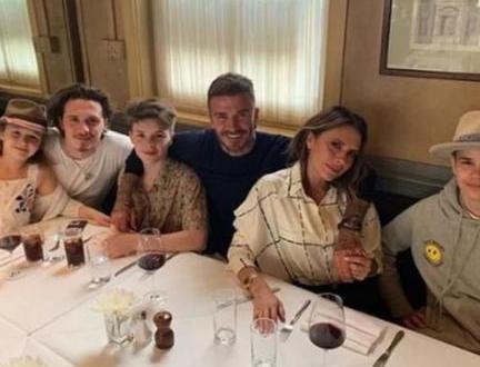 贝克汉姆44岁生日,女儿表现堪称小棉袄,不料儿