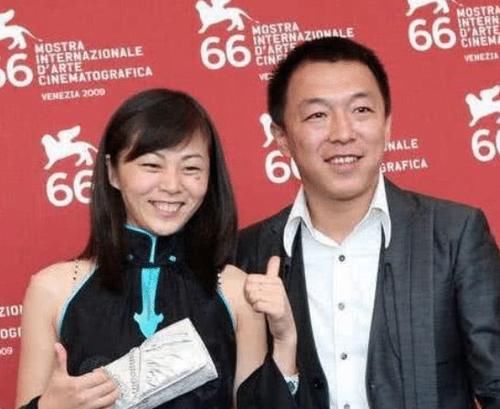 她被黄渤追求13年，成名后对她依旧不离不弃，如今45岁被黄渤宠上天！