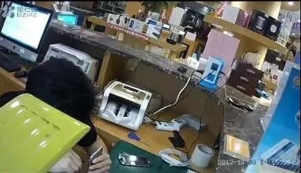 iPhone又炸一台,事发杭州!修手机的柜台都烧了