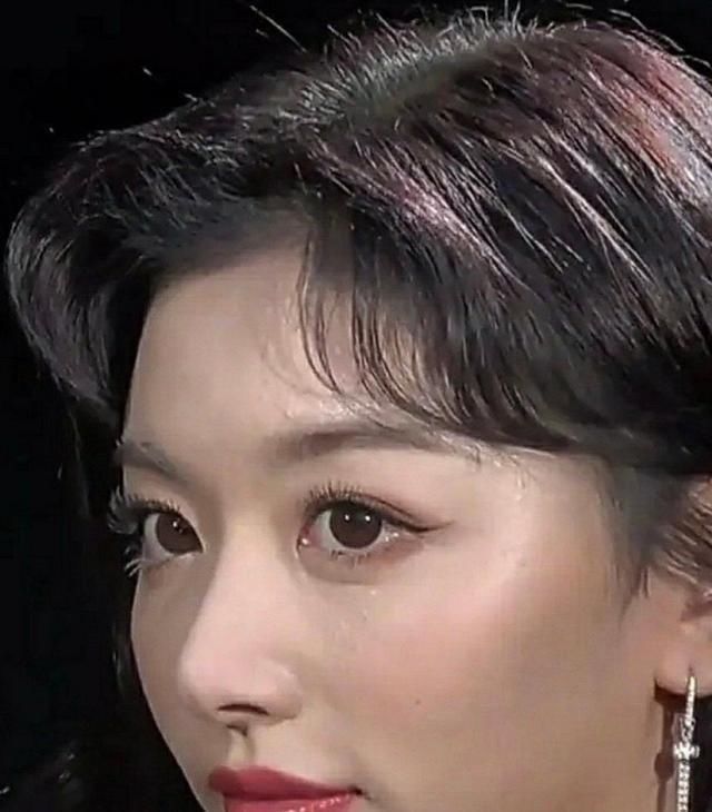 高清镜头下女星：李一桐甜美，傅菁高冷，看到孔雪儿：吹爆你的颜