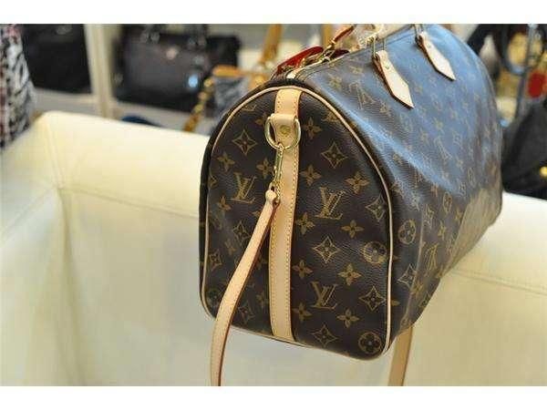 攒工资买包背着挤地铁…为什么电视剧老爱拿L