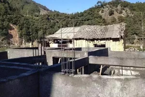 建房：28万建高颜值农村别墅，秒杀商品房，建好后老父亲很骄傲！