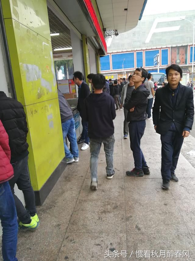 实拍 :广东某人才市场，今天是大年初六，找工作的人已经明显增多