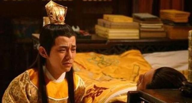 皇帝快死了感叹自己没有儿子,太监不忍说:万岁爷你其实有个儿子