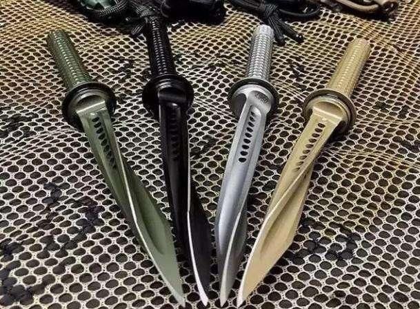 外观很奇特的冷兵器，最后一种有三面刀刃，杀伤力很强大