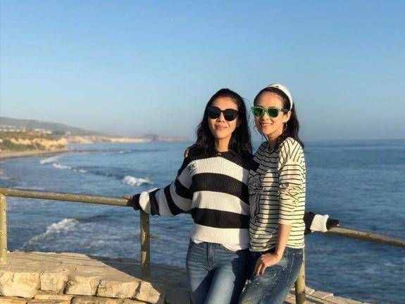 真怀了?40岁章子怡疑怀二胎,近照孕肚明显,与