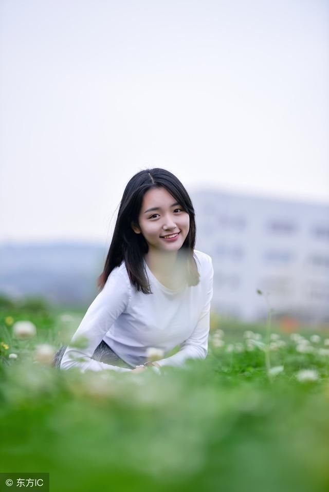 是谁的白天温暖了谁的黑夜，是谁的黑夜寂寞了谁的白天!