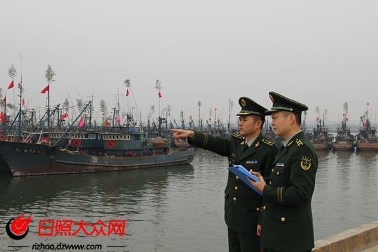 日照边防官兵除夕之夜守平安，万家灯火庆生辰