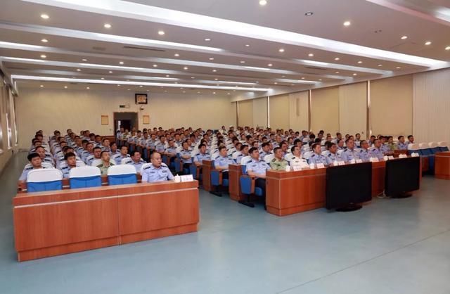 市委召开白山市公安局干部大会 市人大常委会