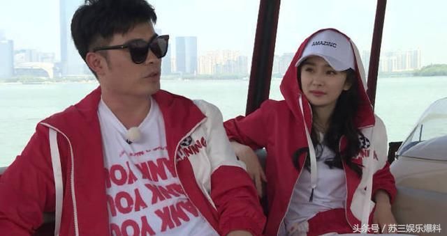 跑男最新路透:杨幂坐姿豪迈,踢球帅气,化身段子