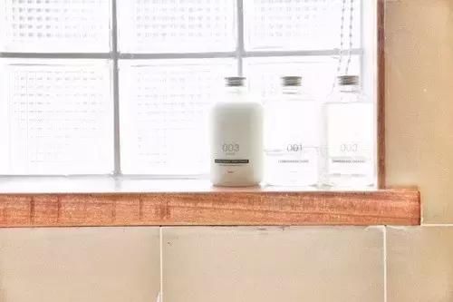 旧时禅房,如今小筑,出门十步便是西湖