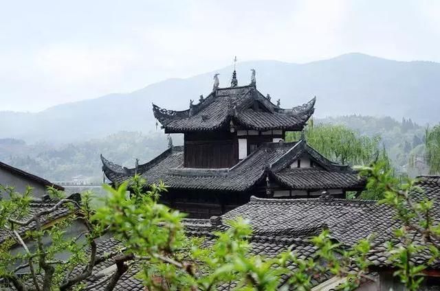 成都周边冷门古镇探秘:小桥轻舟晚,胧月入幽帘