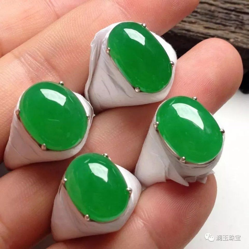 翡翠的绿色分类不复杂,记住十个字就行了!