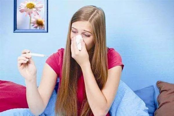 感冒时你会先咳嗽还是先发烧?身体给你的信号