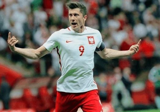 波兰战日本公布首发名单,莱万期待破荒,日本意