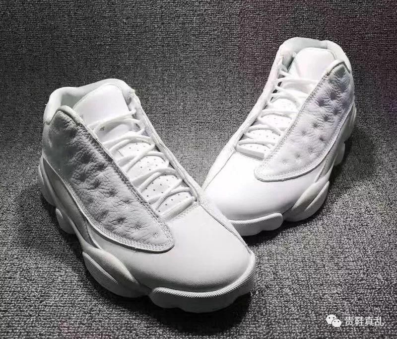 据说性欲强的男生都喜欢穿白鞋!