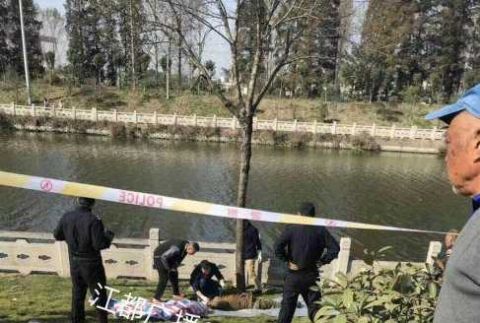 扬州江都惊现一浮尸 死者被发现时脖子上还绑