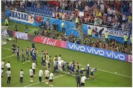 可敬?可怕?日本出局后打扫更衣室 还用俄语说