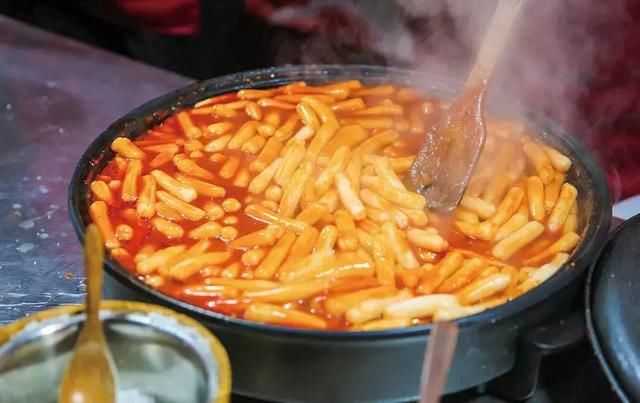 我在唐山 欢喜过年 走！约上小伙伴，到南湖景区看灯展去！