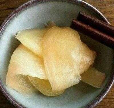 白醋泡洋葱,睡前擦脸,三个月皮肤水水嫩嫩,消除用什么醋泡生姜图片