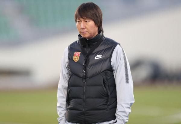 今年的中国足球男足