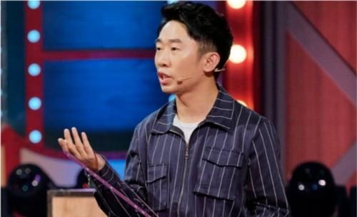 他是谢娜第一个徒弟，模仿和搞笑功力超强，34岁把妈妈也带火了
