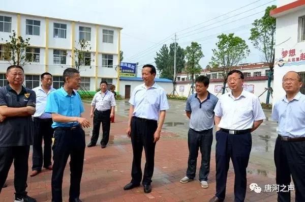 河南省义务教育发展基本均衡县评估验收组对唐