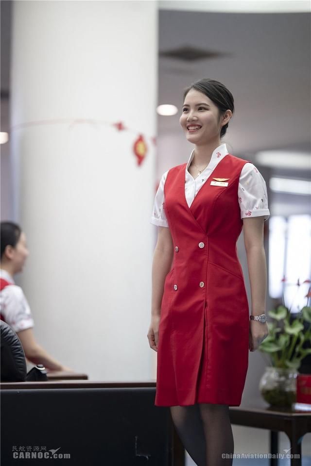 深航客舱服务部团委红歌快闪纪念五四运动一百周年