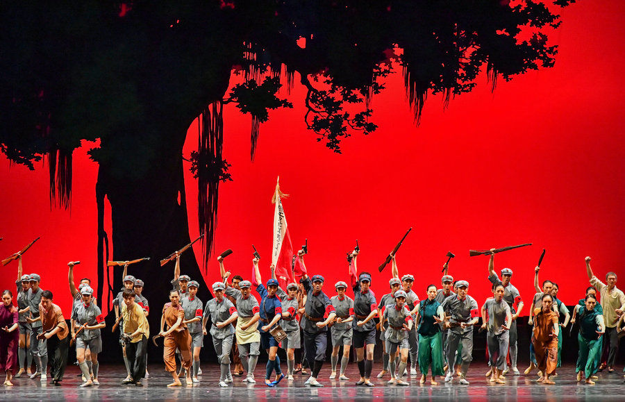 现代芭蕾舞剧《红色娘子军》，传承的不只是经典，还有唯美