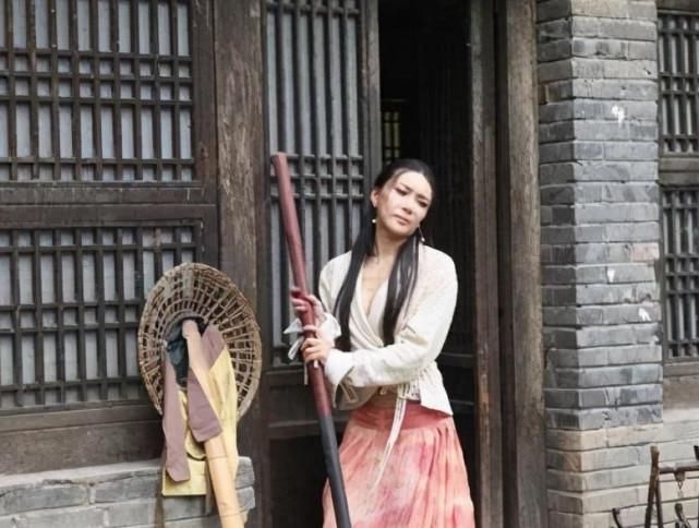 她是最美艳的潘金莲，一婚嫁侏儒，二婚嫁巨人，如今怎样了