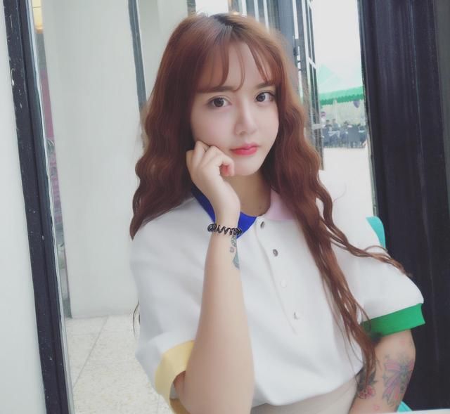 快手大胃王猫妹妹遭韩安冉揭老底,整容当小三