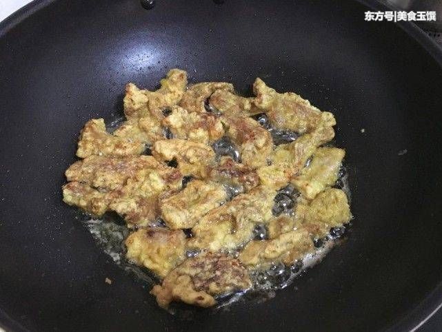 教你一道好吃的炸酥肉，这样炸又酥又香，关键做法简单，一学就会