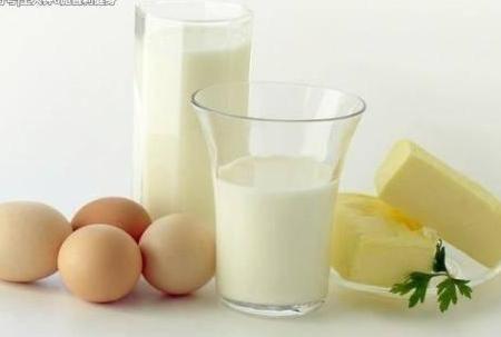 减肥喝哪种牛奶比较好? 睡前喝牛奶会不会不利