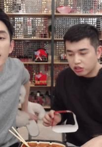 小助理付鹏回应与李佳琦关系：我们终究还是分手了