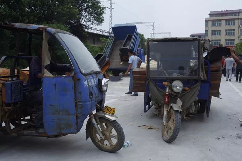 江西这个地方大街上摆满了棺材，现场图片让人吃惊，到底怎么回事