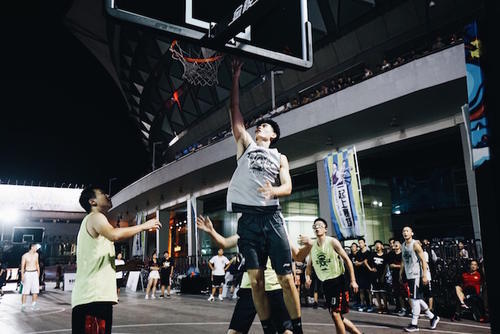 一度衰落的上海街头篮球圣地重焕生机,连上海