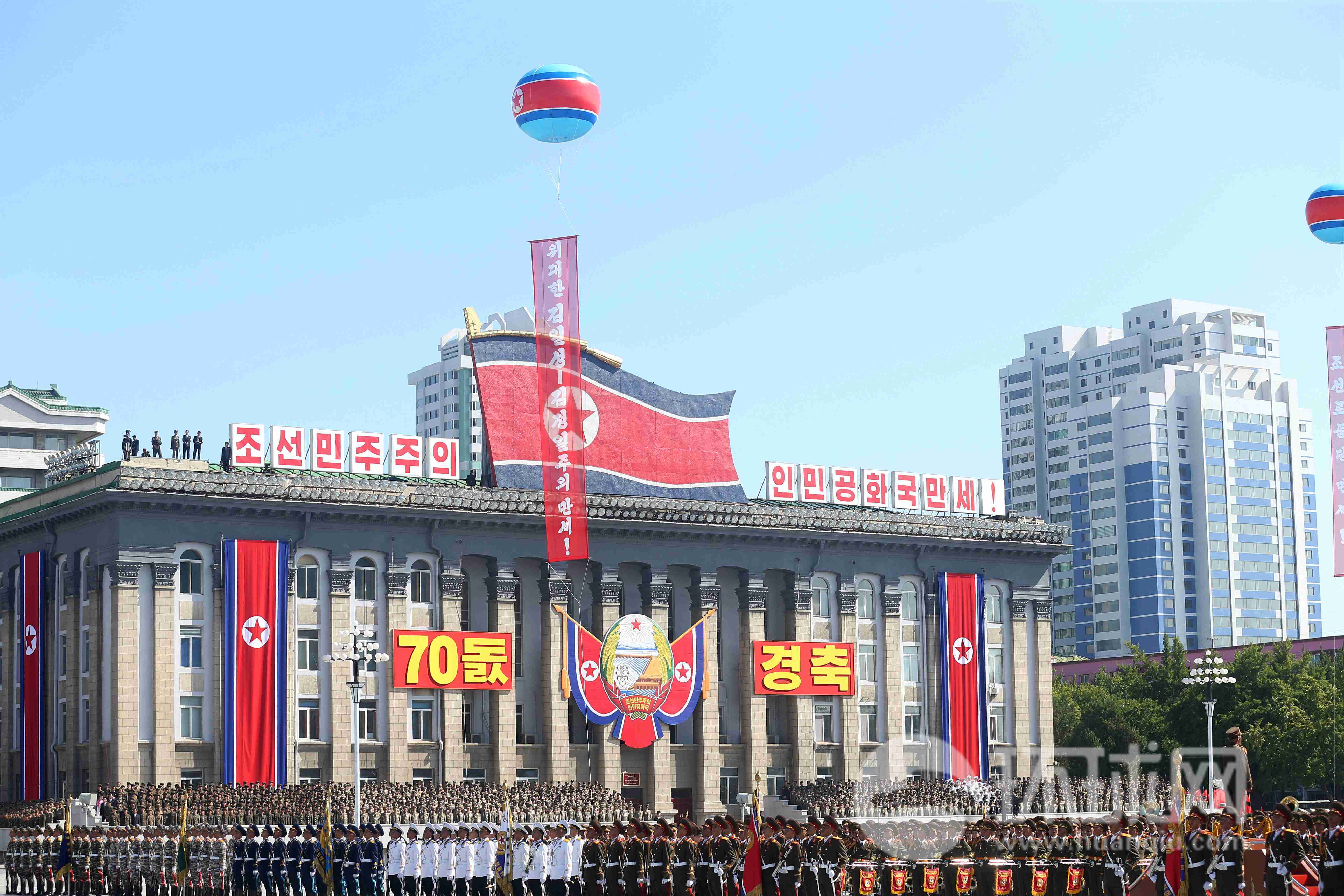 朝鲜今日举行国庆70周年阅兵仪式 海陆空精锐