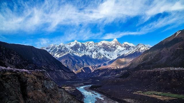 西藏的众山之父，被美国评为中国最美雪山，是西藏最难见的雪山!
