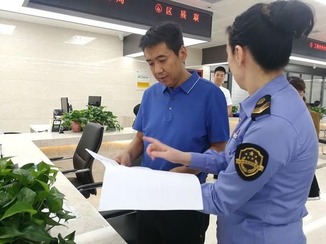 区委常委、常务副区长杨军督导检查区食品药监局“无假日”行政审