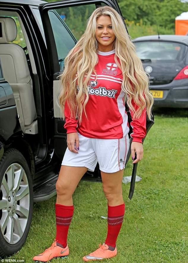 英格兰足球氛围浓啊 加斯科因31岁继女助阵世